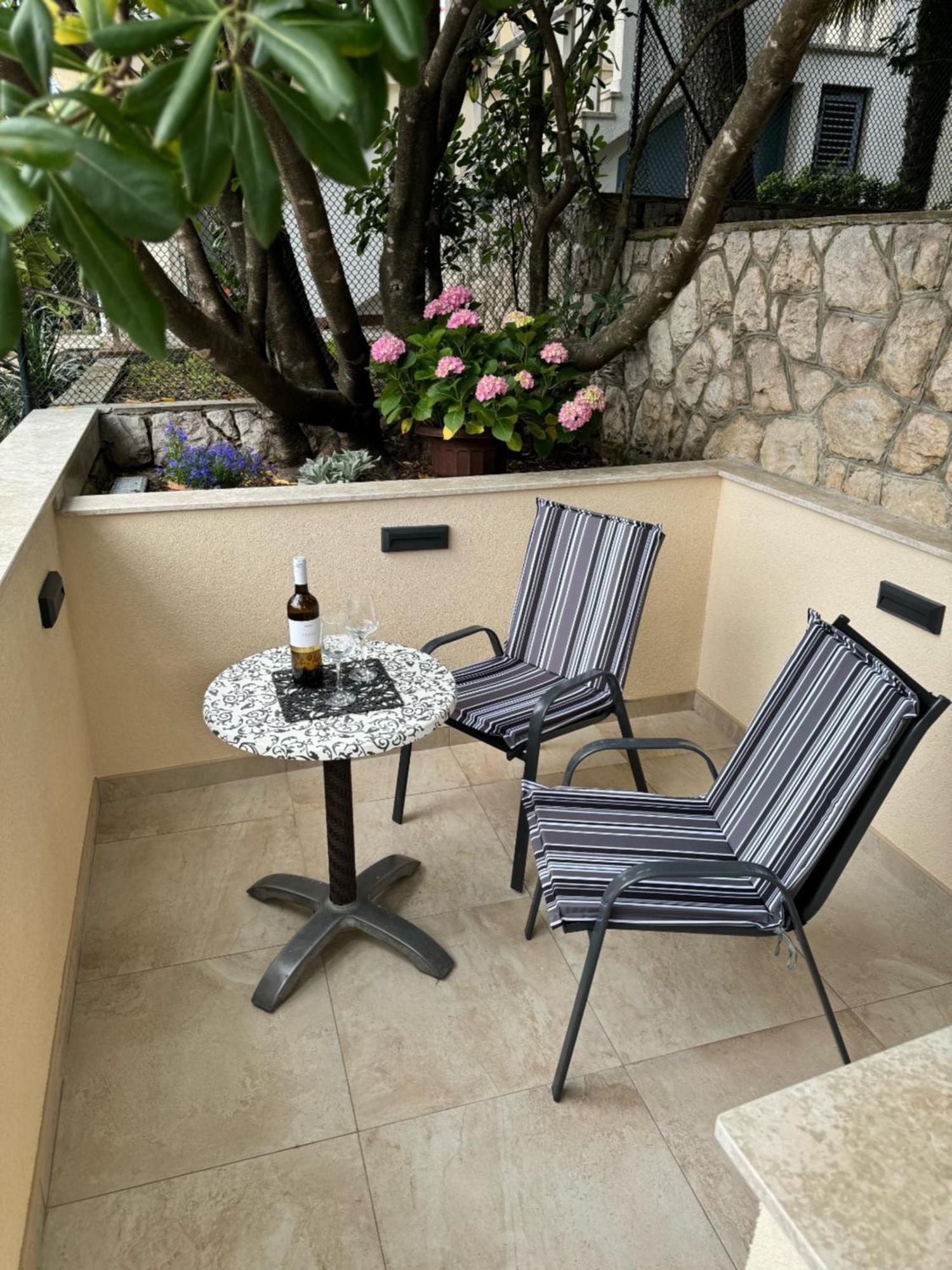 Lory Apartmani Dramalj Exteriör bild